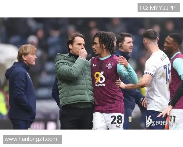 足球明星遭受种族歧视事件引发社会广泛关注与讨论呼吁公平对待每一位运动员